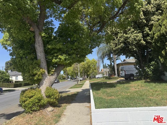 6556 Forbes Avenue, Van Nuys (los Angeles), CA 91406