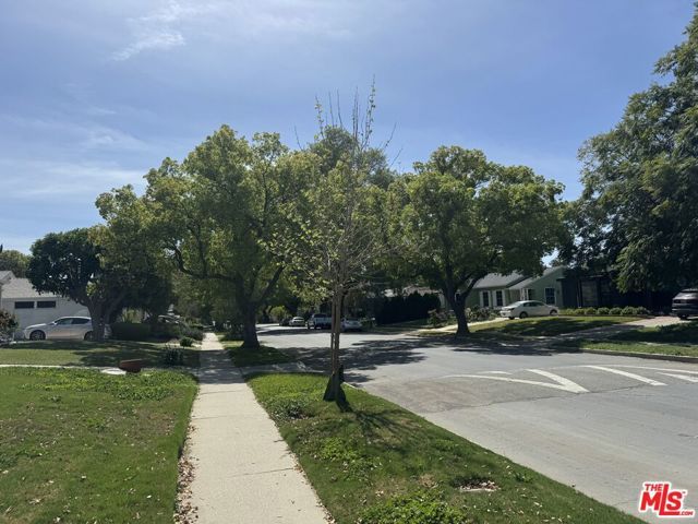 6556 Forbes Avenue, Van Nuys (los Angeles), CA 91406