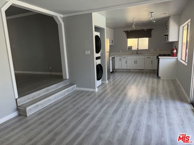 6556 Forbes Avenue, Van Nuys (los Angeles), CA 91406