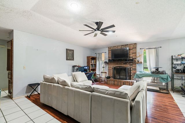 2630 Kessler Drive, Paris, TX 75460