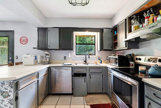 2630 Kessler Drive, Paris, TX 75460