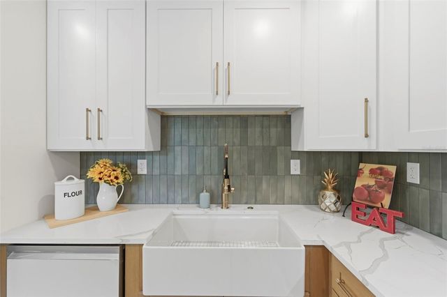 8051 26TH AVENUE N, St Petersburg, FL 33710