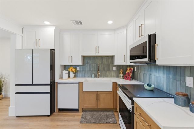 8051 26TH AVENUE N, St Petersburg, FL 33710