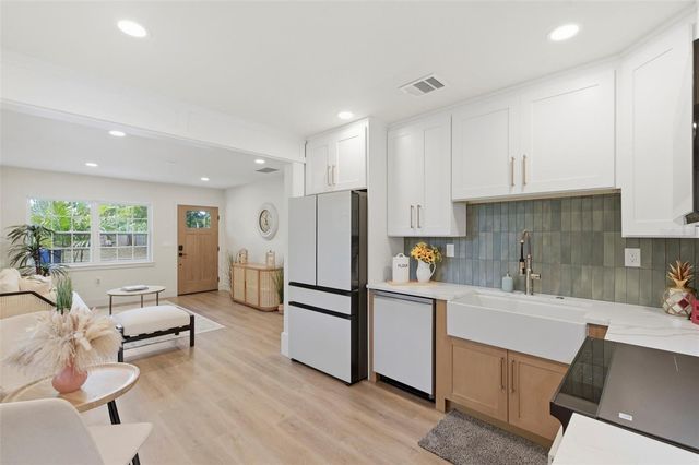 8051 26TH AVENUE N, St Petersburg, FL 33710