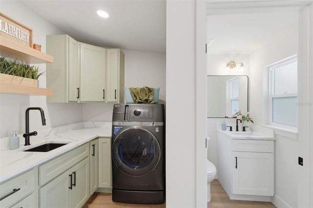 8051 26TH AVENUE N, St Petersburg, FL 33710