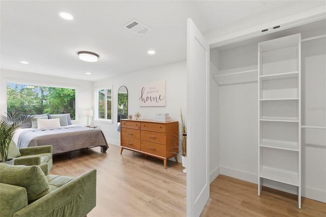 8051 26TH AVENUE N, St Petersburg, FL 33710