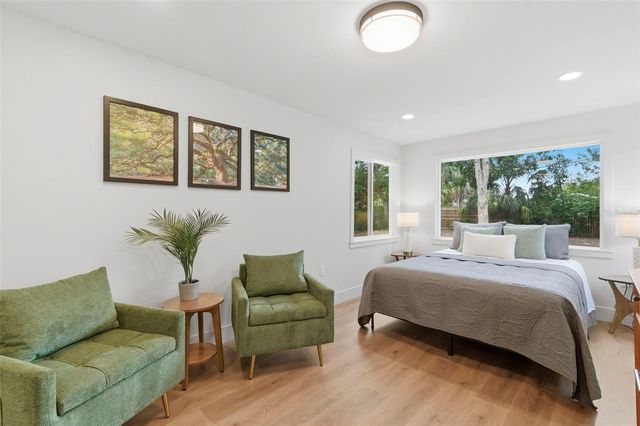 8051 26TH AVENUE N, St Petersburg, FL 33710