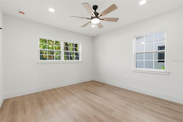 8051 26TH AVENUE N, St Petersburg, FL 33710