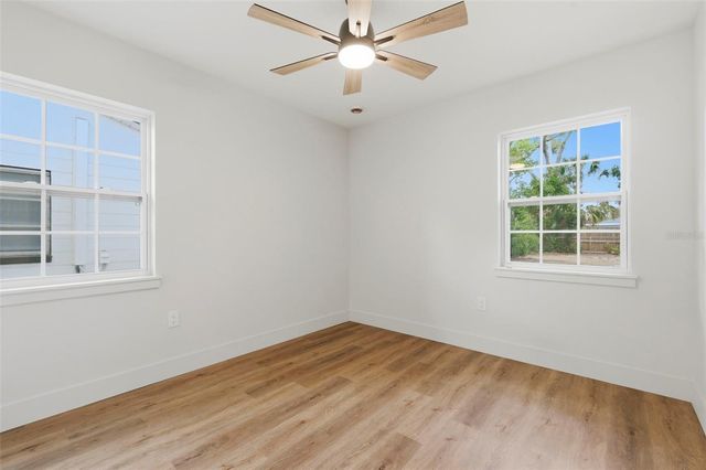 8051 26TH AVENUE N, St Petersburg, FL 33710