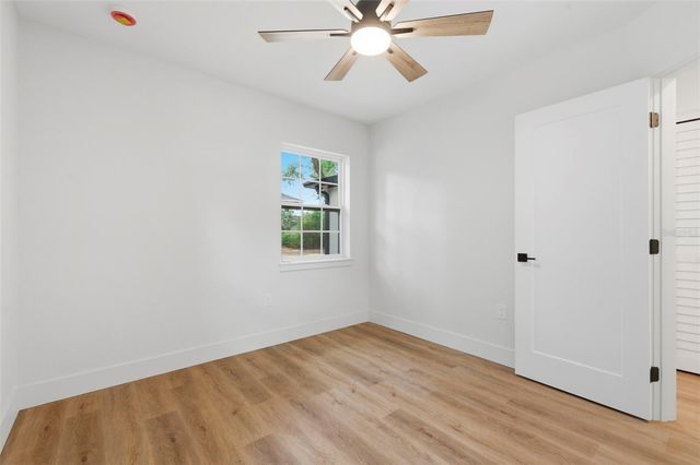 8051 26TH AVENUE N, St Petersburg, FL 33710