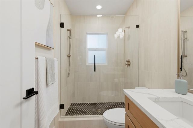 8051 26TH AVENUE N, St Petersburg, FL 33710