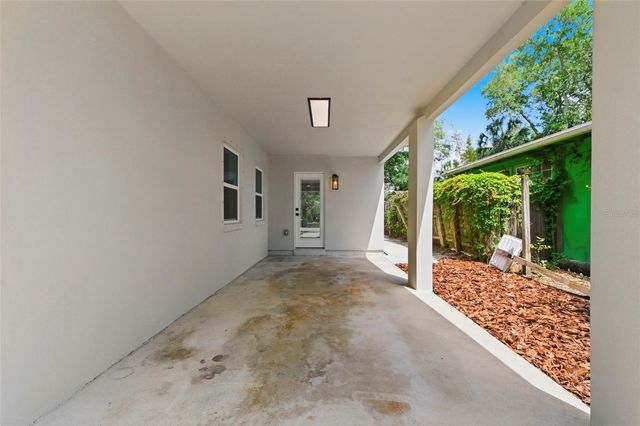 8051 26TH AVENUE N, St Petersburg, FL 33710