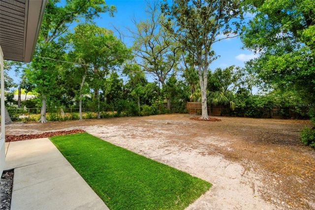 8051 26TH AVENUE N, St Petersburg, FL 33710