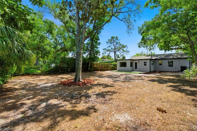 8051 26TH AVENUE N, St Petersburg, FL 33710