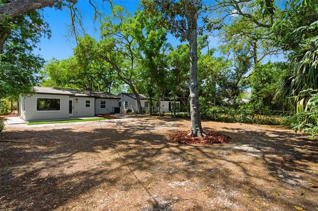 8051 26TH AVENUE N, St Petersburg, FL 33710