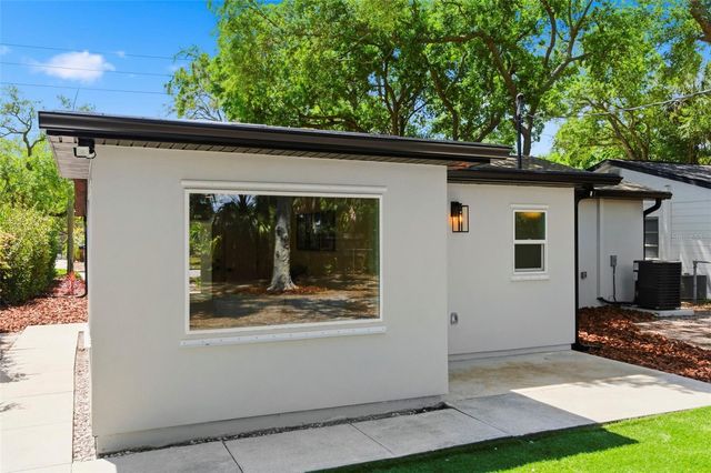 8051 26TH AVENUE N, St Petersburg, FL 33710