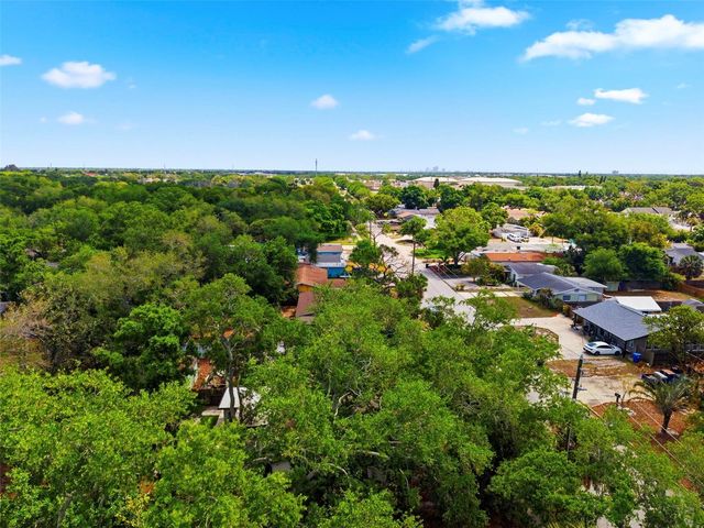 8051 26TH AVENUE N, St Petersburg, FL 33710