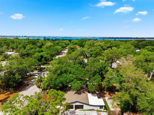 8051 26TH AVENUE N, St Petersburg, FL 33710