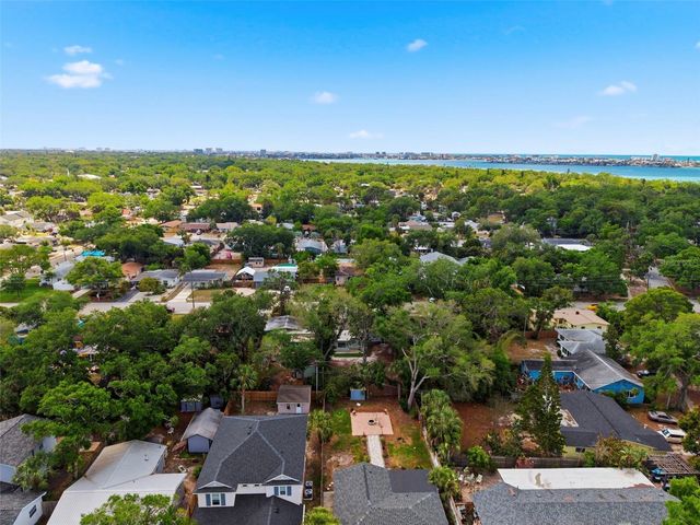 8051 26TH AVENUE N, St Petersburg, FL 33710