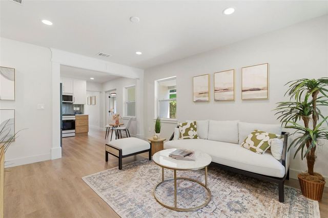 8051 26TH AVENUE N, St Petersburg, FL 33710