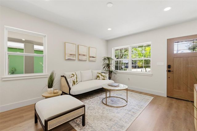 8051 26TH AVENUE N, St Petersburg, FL 33710