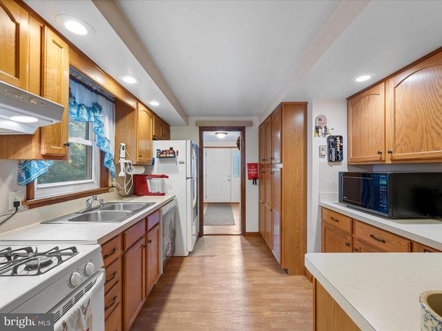 10260 TROUT RUN RD, Wardensville, WV 26851