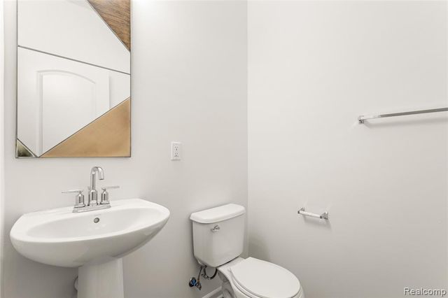 478 N Wixom Road, Wixom, MI 48393