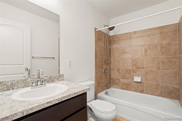 478 N Wixom Road, Wixom, MI 48393