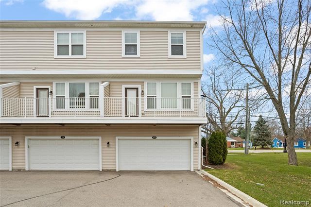 478 N Wixom Road, Wixom, MI 48393