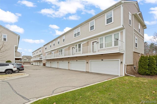 478 N Wixom Road, Wixom, MI 48393