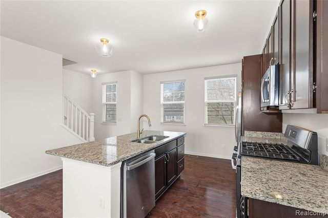 478 N Wixom Road, Wixom, MI 48393