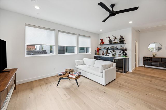 2012 Welch Street, Houston, TX 77019