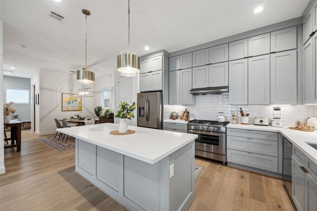 2012 Welch Street, Houston, TX 77019
