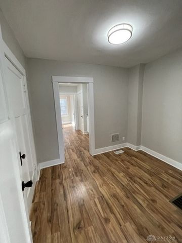 4121 S Dixie Drive, Moraine, OH 45439