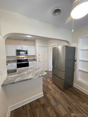 4121 S Dixie Drive, Moraine, OH 45439