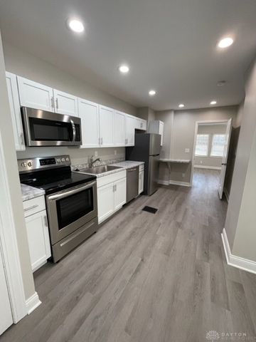 4121 S Dixie Drive, Moraine, OH 45439