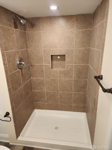 4121 S Dixie Drive, Moraine, OH 45439
