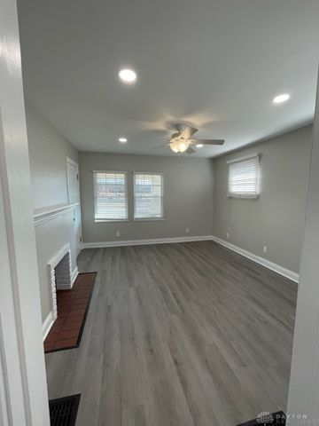 4121 S Dixie Drive, Moraine, OH 45439