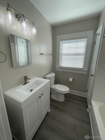 4121 S Dixie Drive, Moraine, OH 45439