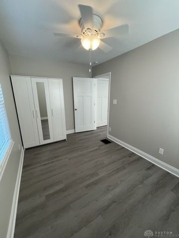 4121 S Dixie Drive, Moraine, OH 45439