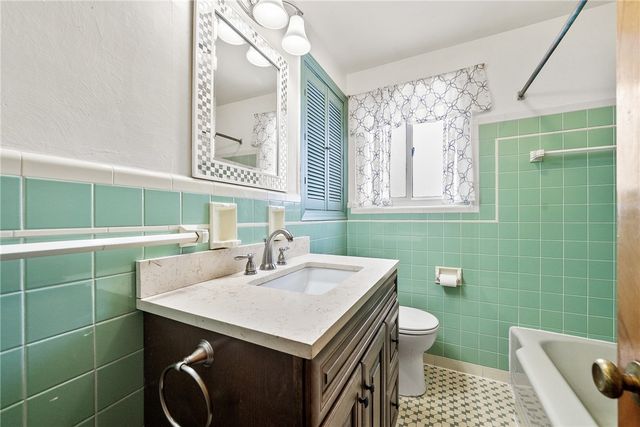 109 Clearview Dr, Peters Twp, PA 15317