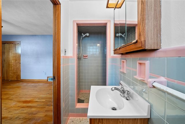 109 Clearview Dr, Peters Twp, PA 15317