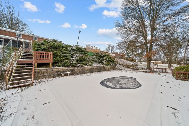 109 Clearview Dr, Peters Twp, PA 15317