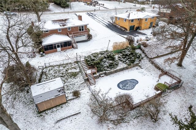 109 Clearview Dr, Peters Twp, PA 15317