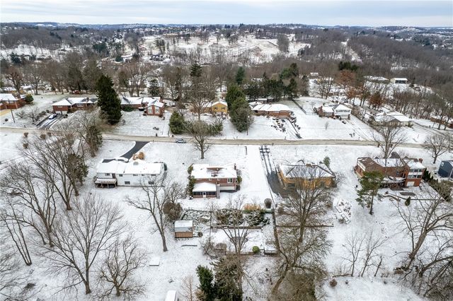 109 Clearview Dr, Peters Twp, PA 15317