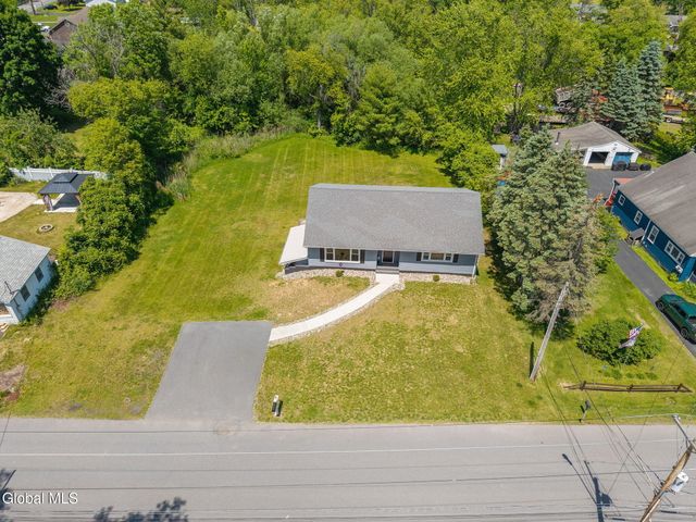 10 Ten Broeck Street, Stillwater, NY 12170