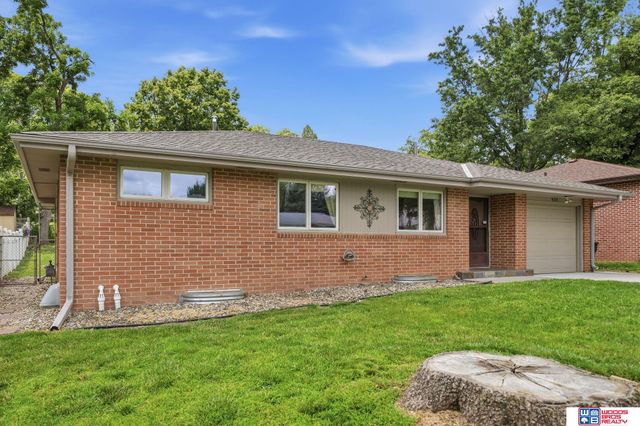 4311 S 46th Street, Lincoln, NE 68516