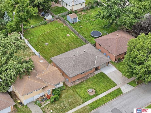 4311 S 46th Street, Lincoln, NE 68516