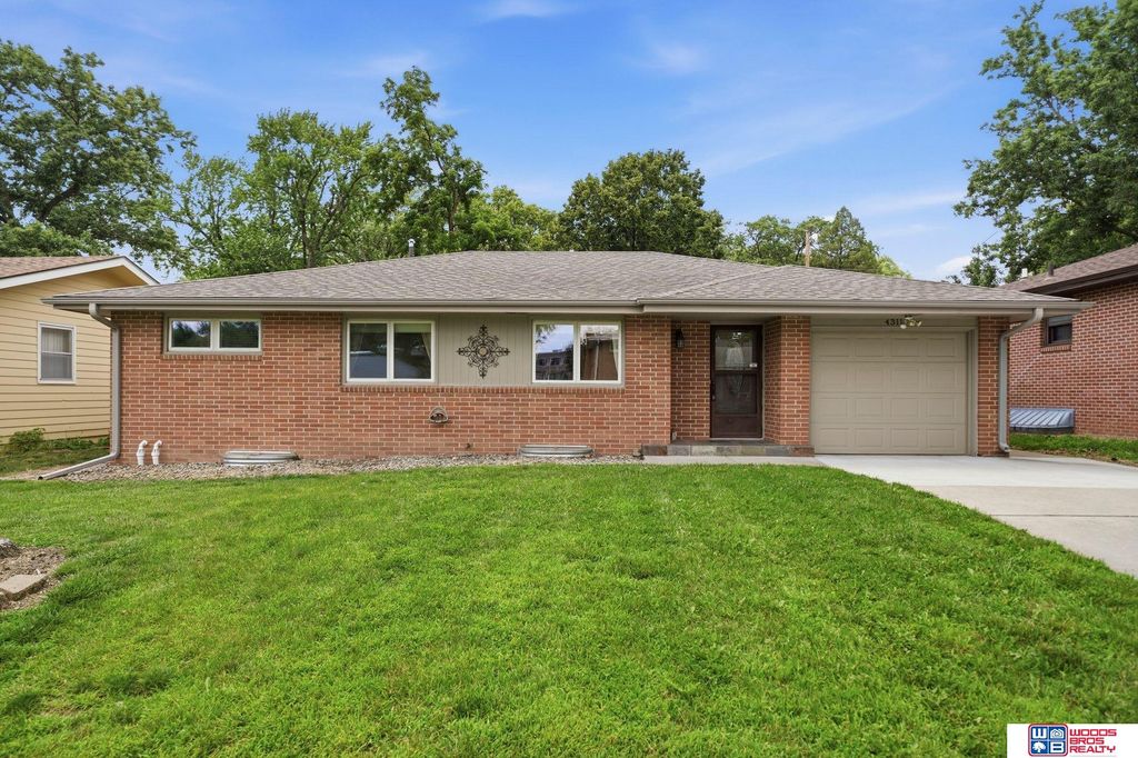 4311 S 46th Street, Lincoln, NE 68516