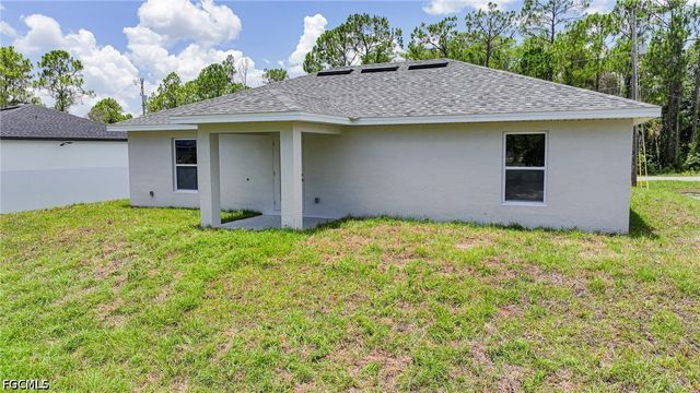 432 Burrstone DR, Lehigh Acres, FL 33974